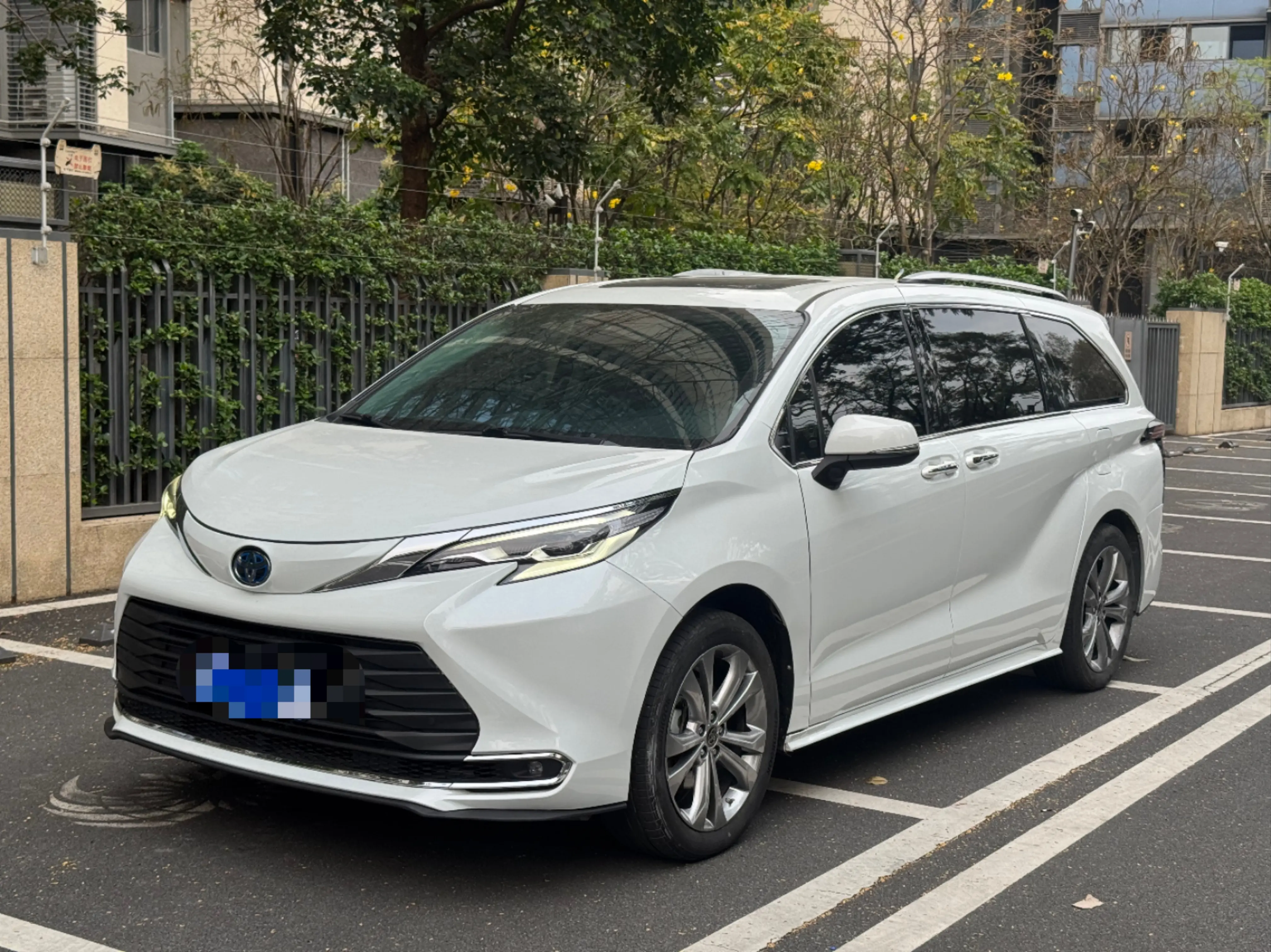 Toyota Sienna  из Китая