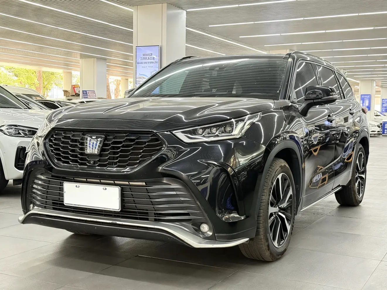 Toyota Crown Kluger