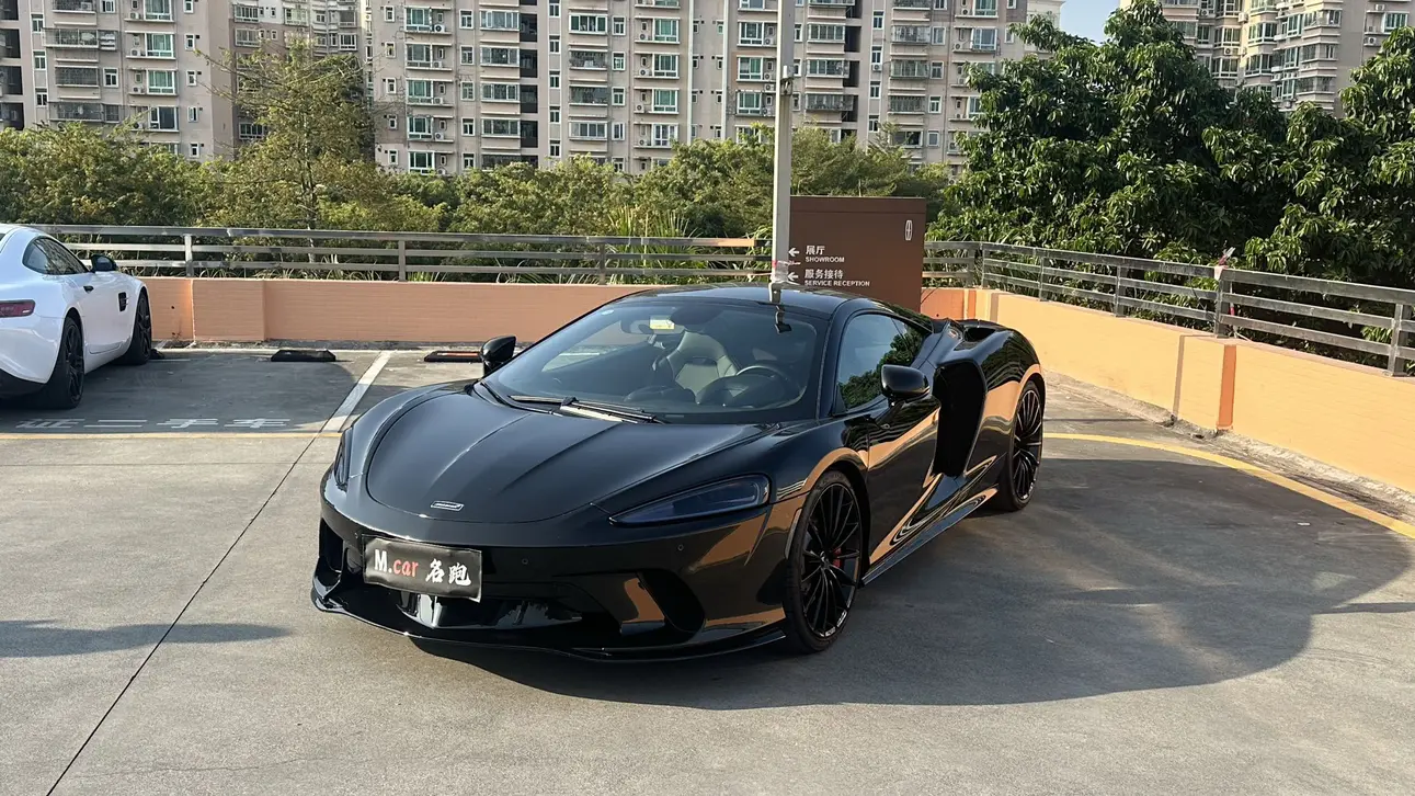 McLaren GT  из Китая