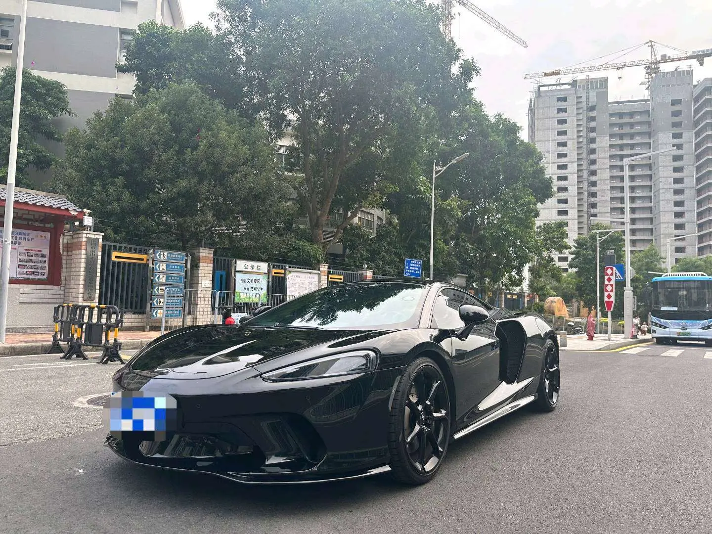 McLaren GT  из Китая