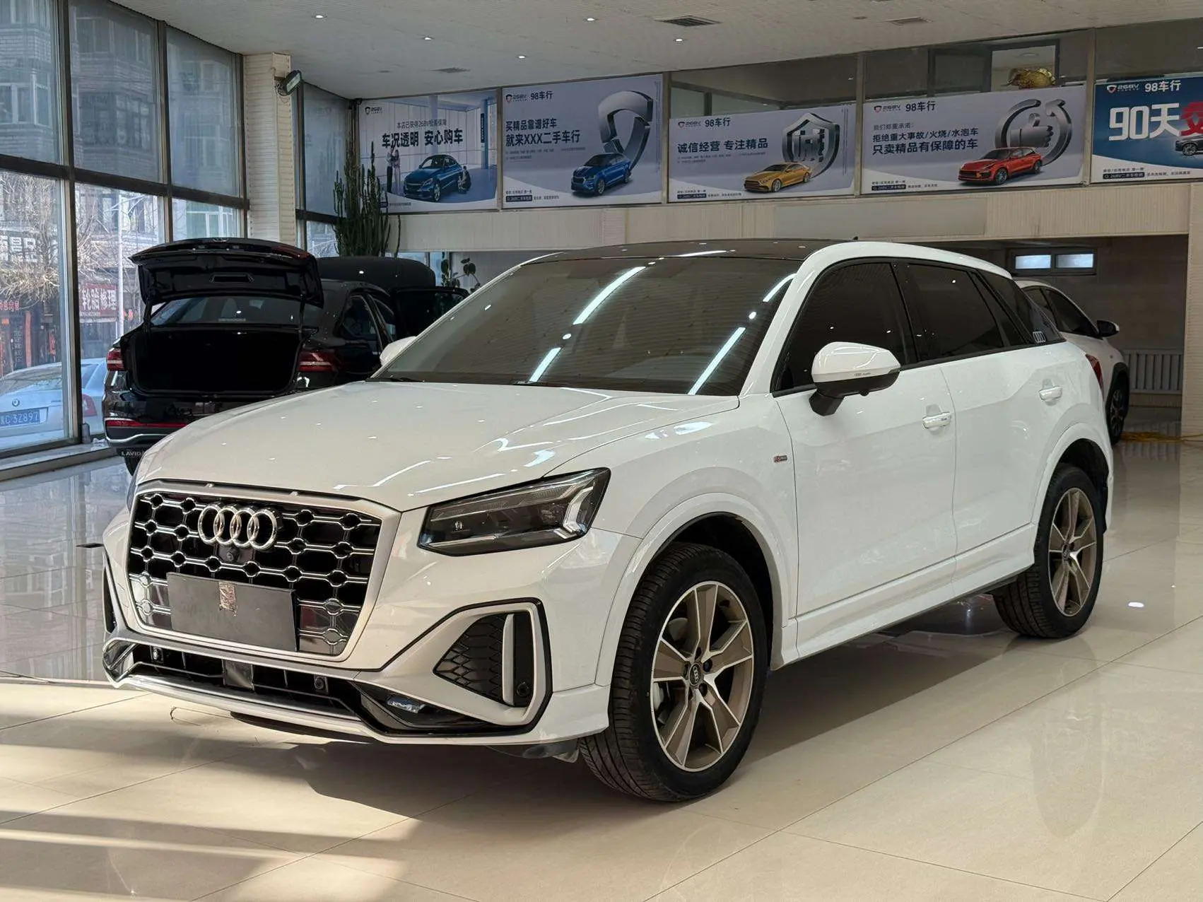 Audi Q2L