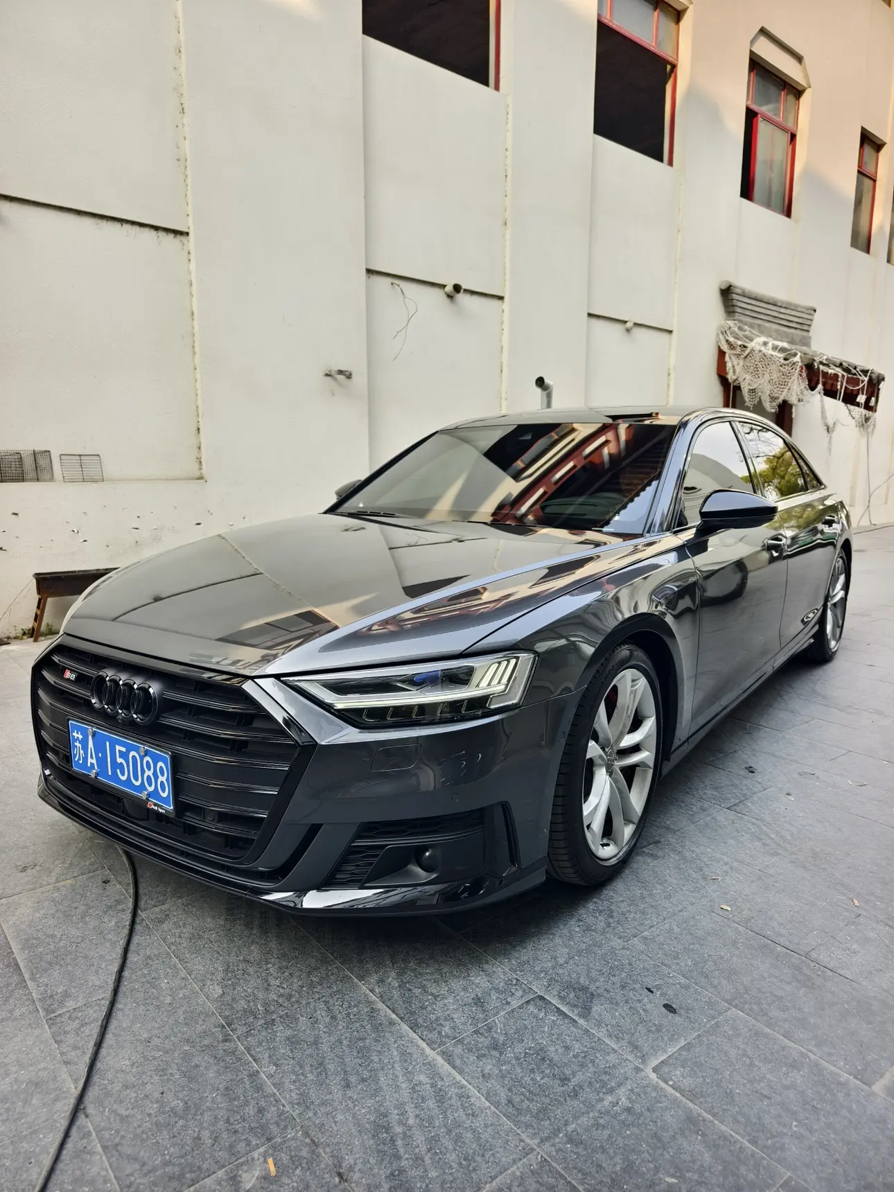 Audi S8