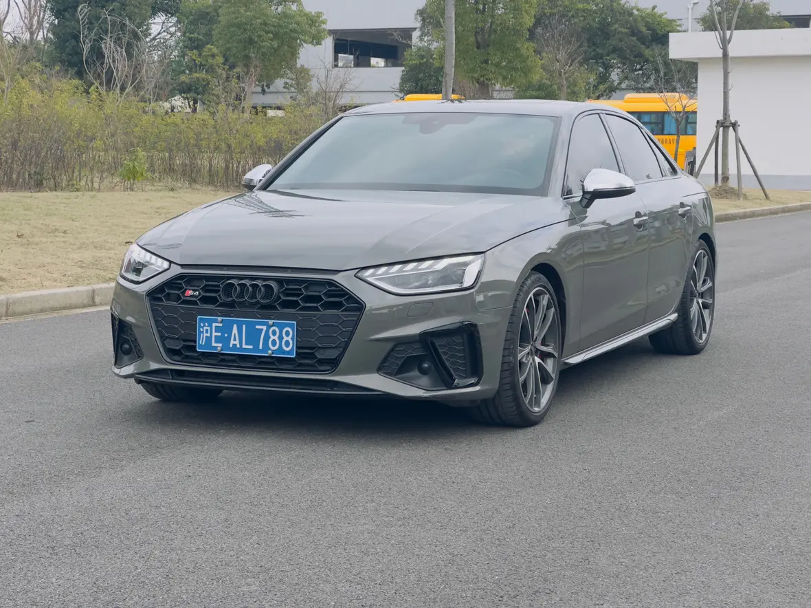 Audi S4