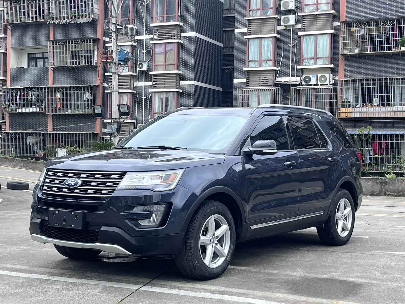 Ford Explorer  из Китая