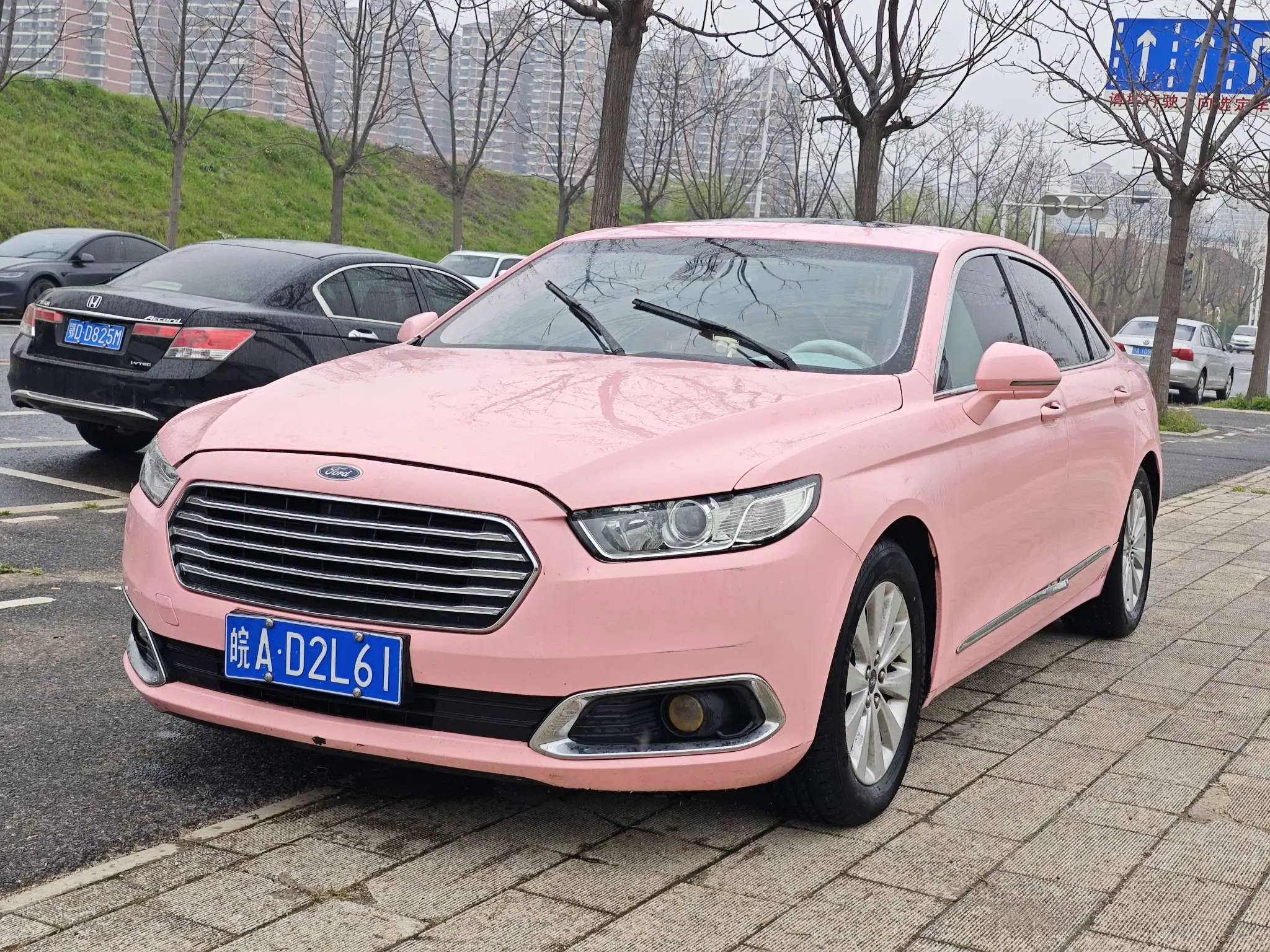 Ford Taurus