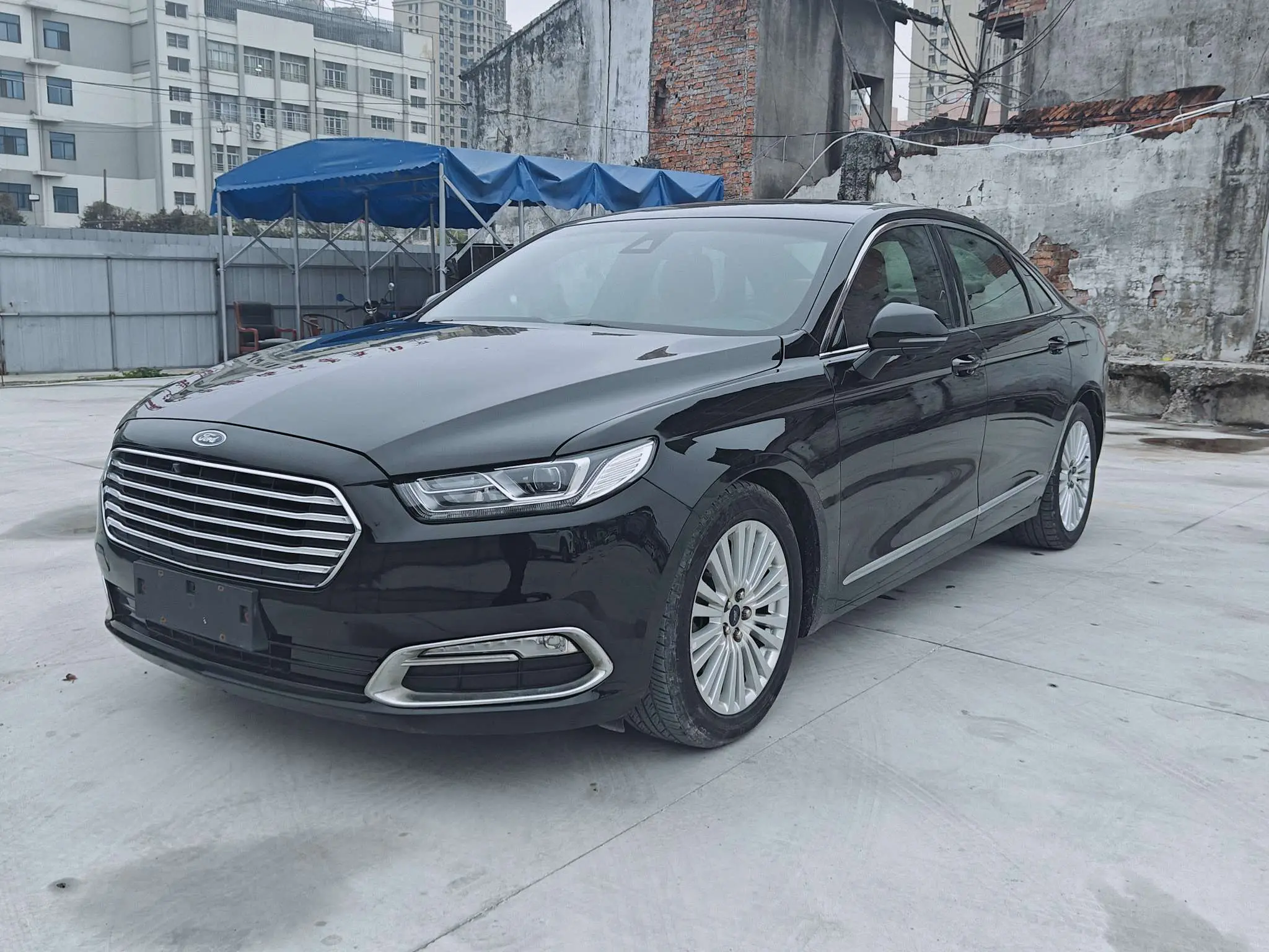 Ford Taurus
