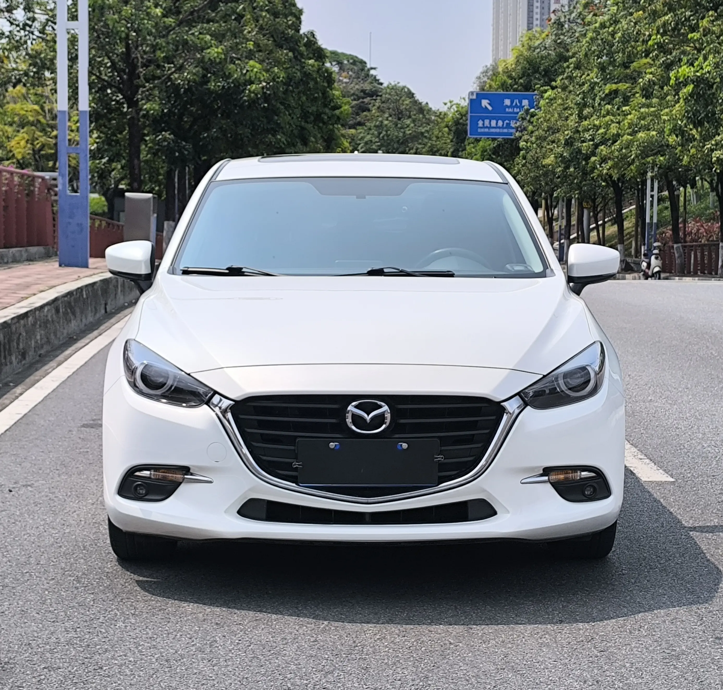 Mazda Axela (Mazda3)  из Китая