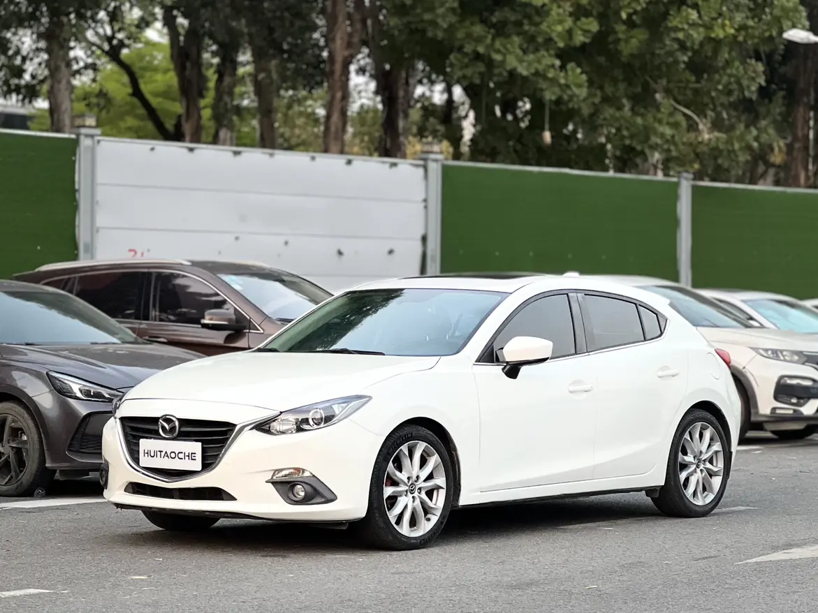 Mazda Axela (Mazda3)  из Китая