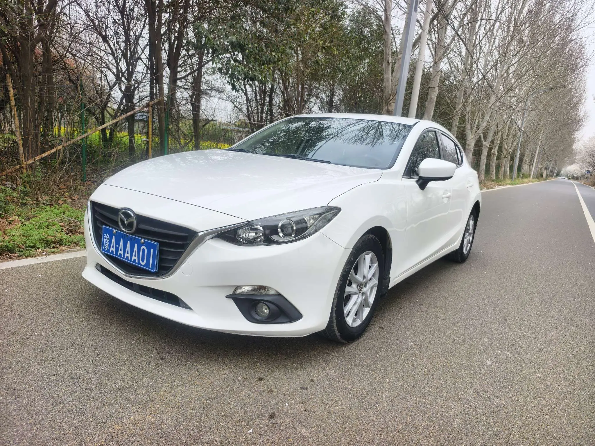 Mazda Axela (Mazda3)  из Китая