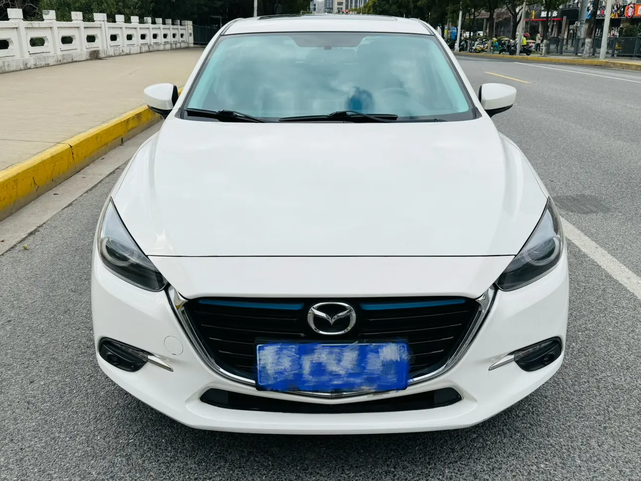 Mazda Axela (Mazda3)  из Китая