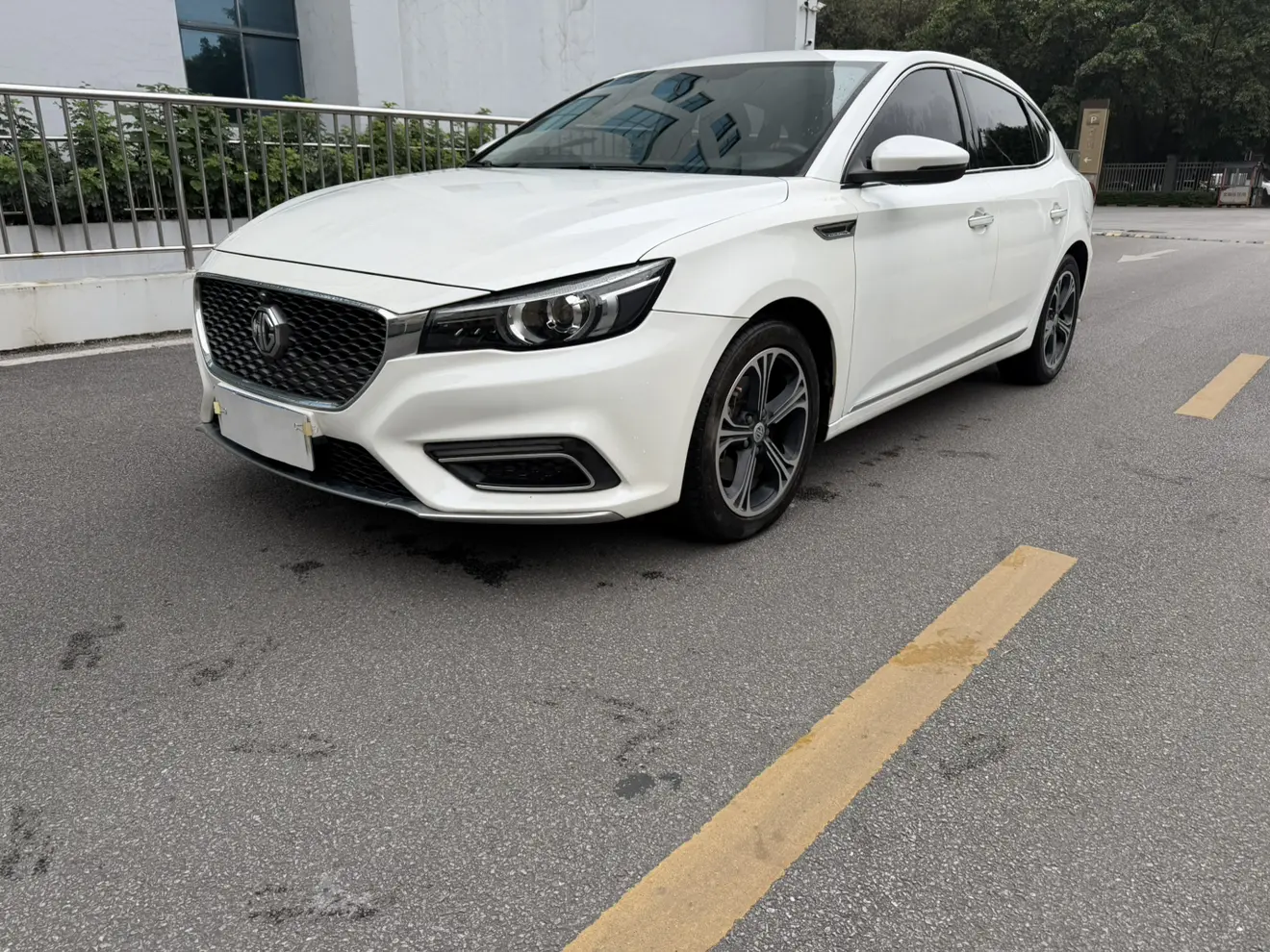 MG 6  из Китая