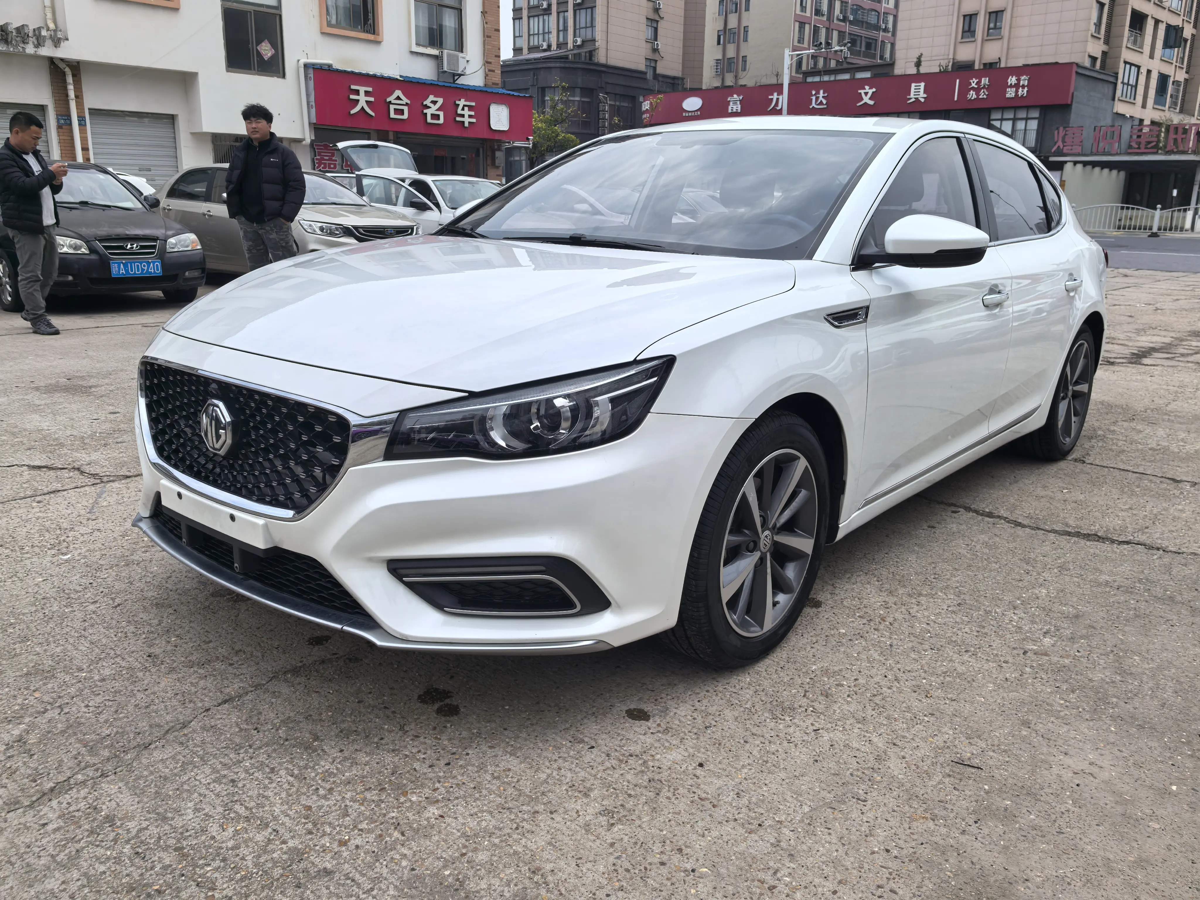 MG 6  из Китая