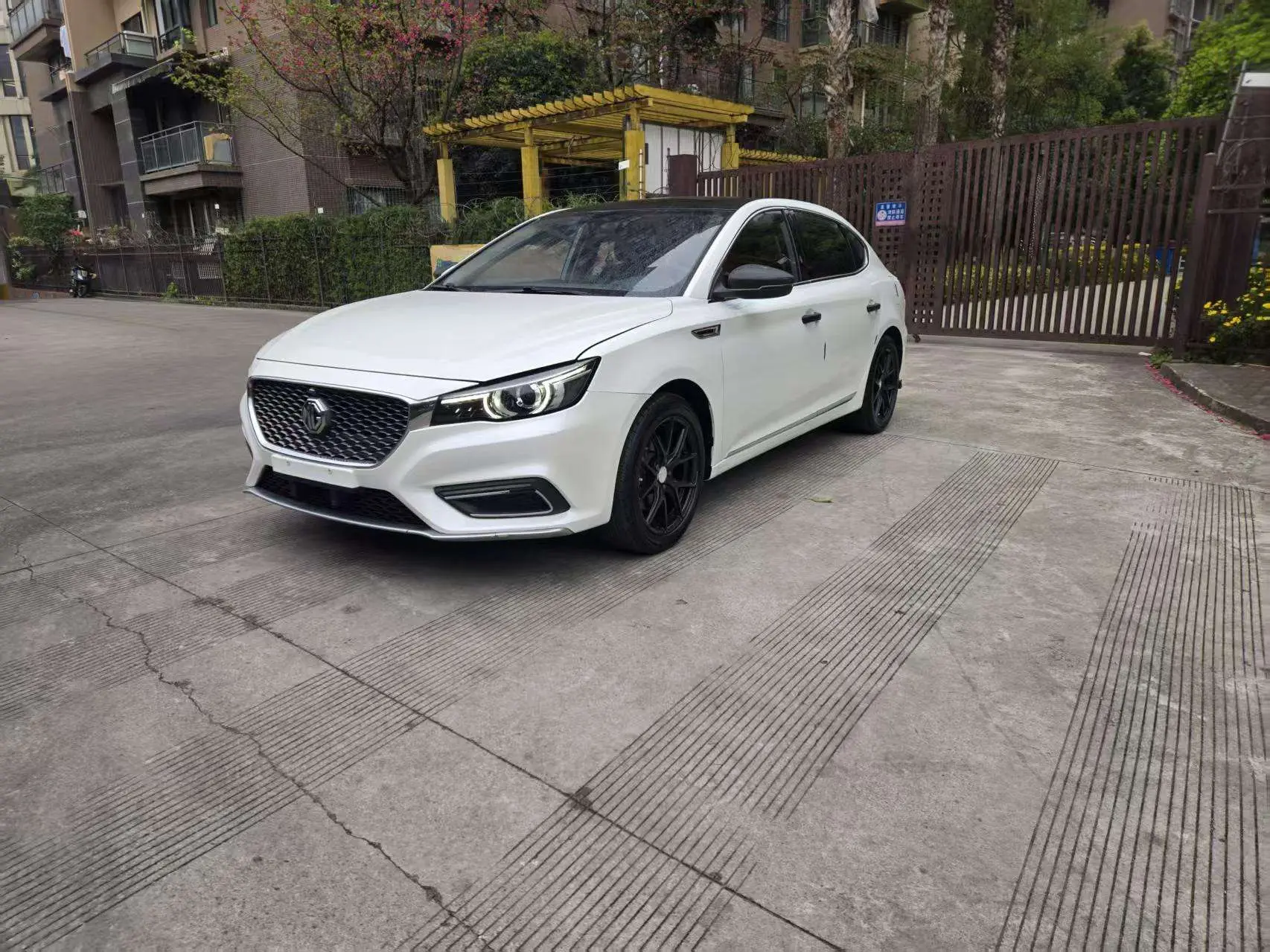 MG 6  из Китая