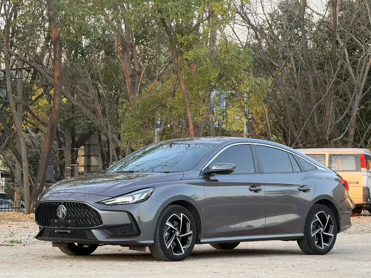 MG 5  из Китая