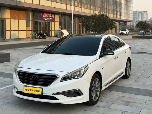 Hyundai Sonata nine