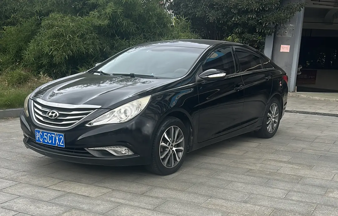 Hyundai Sonata eight
