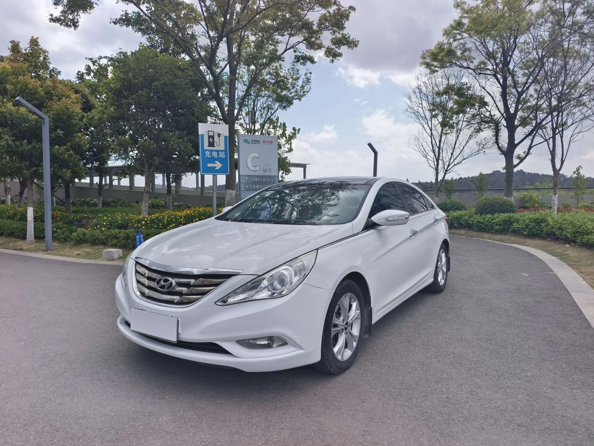 Hyundai Sonata eight