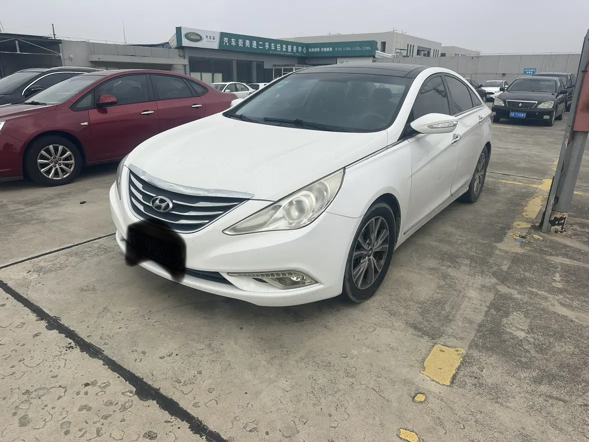 Hyundai Sonata eight