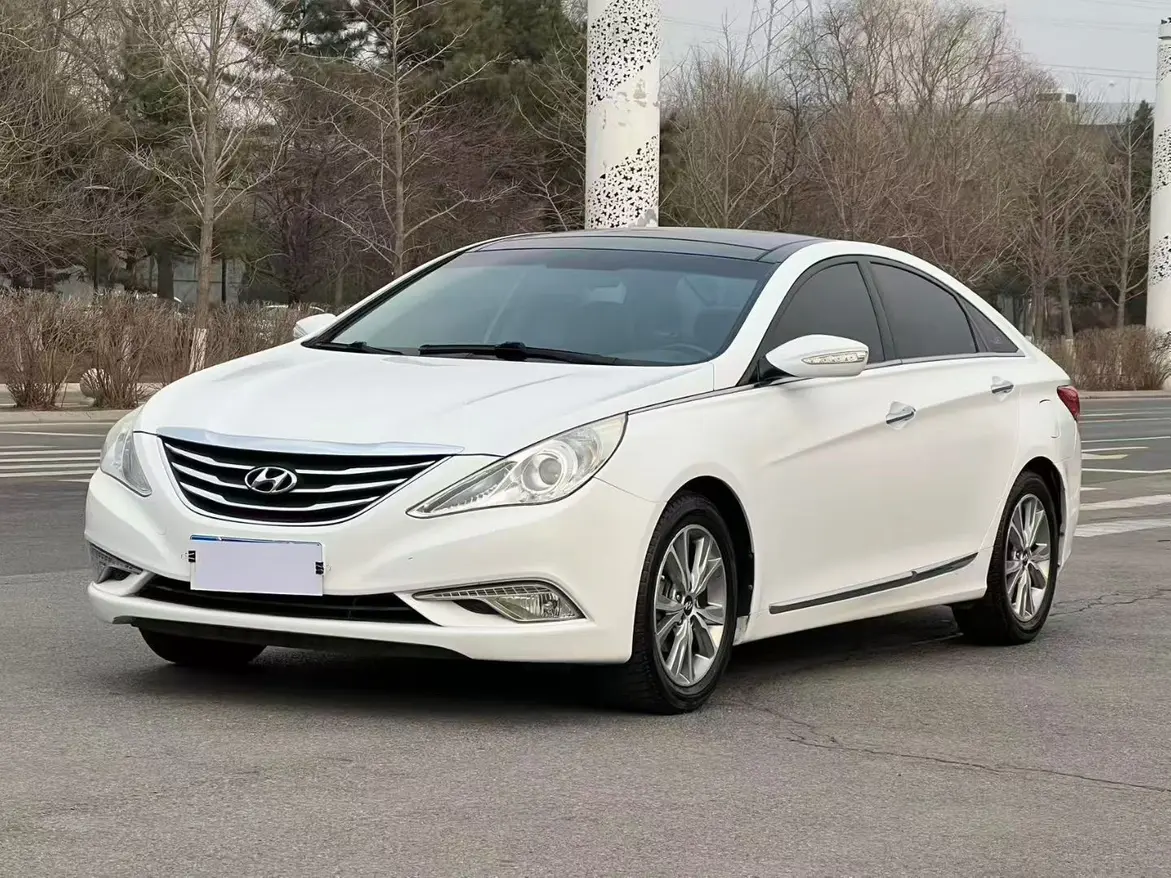 Hyundai Sonata eight