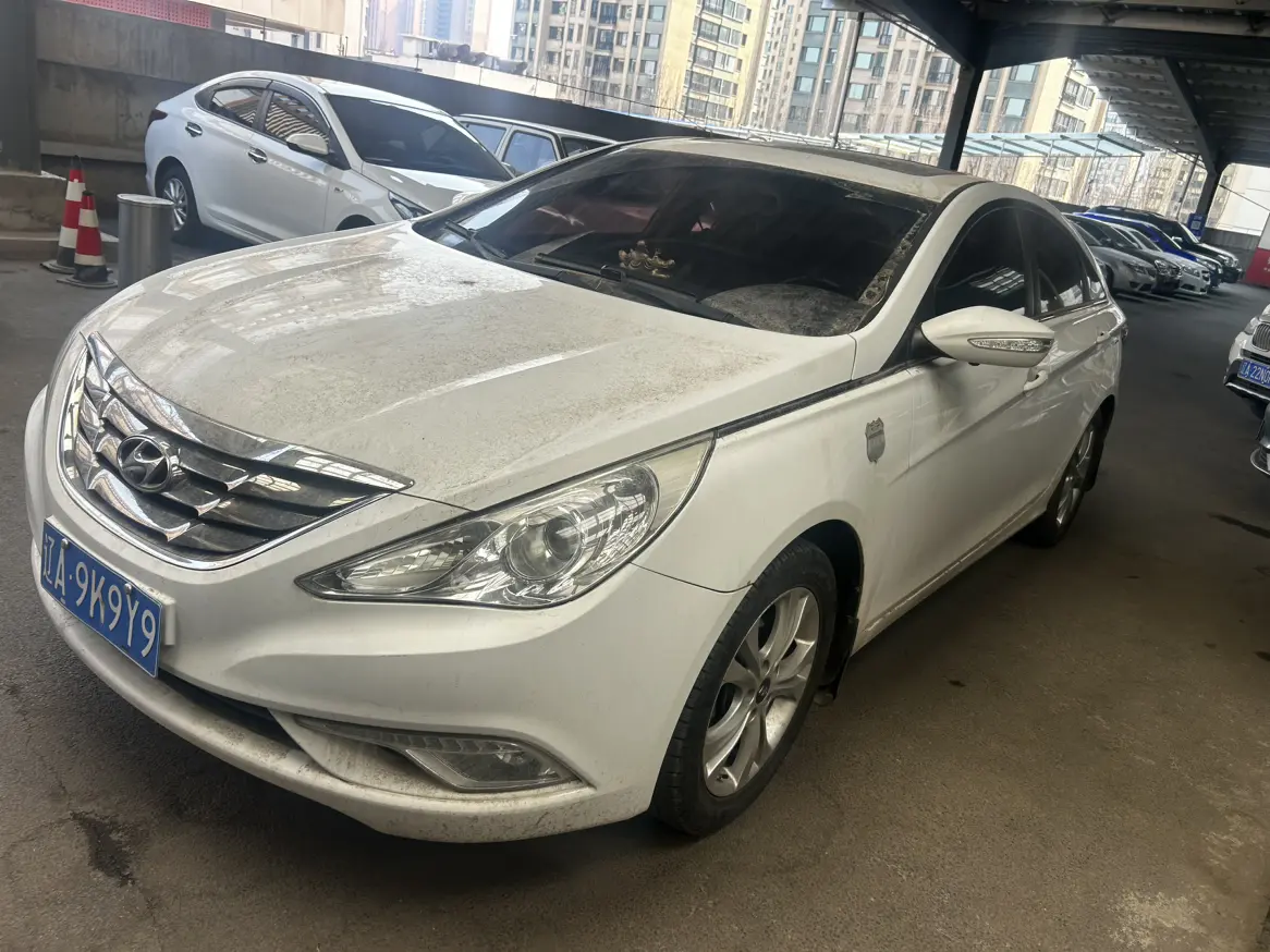 Hyundai Sonata eight
