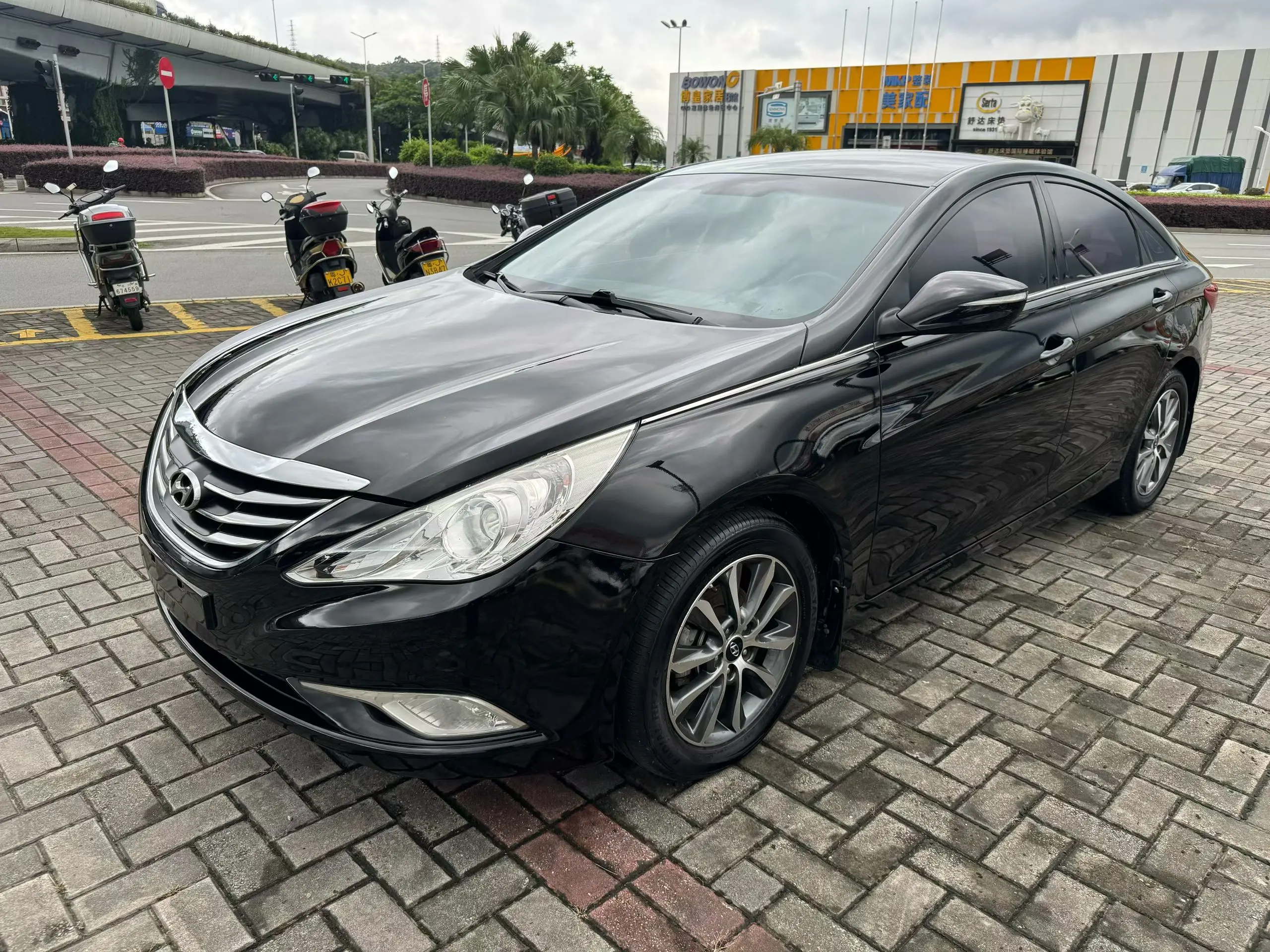 Hyundai Sonata eight
