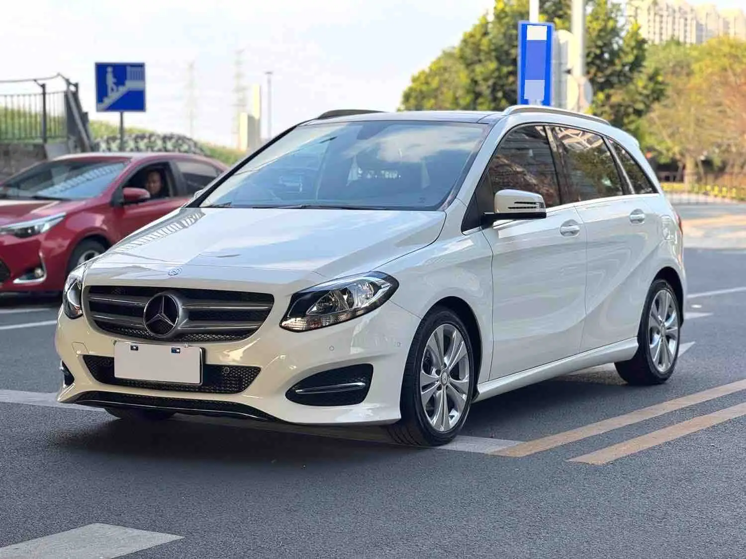 Mercedes-Benz Mercedes Benz B Class  из Китая
