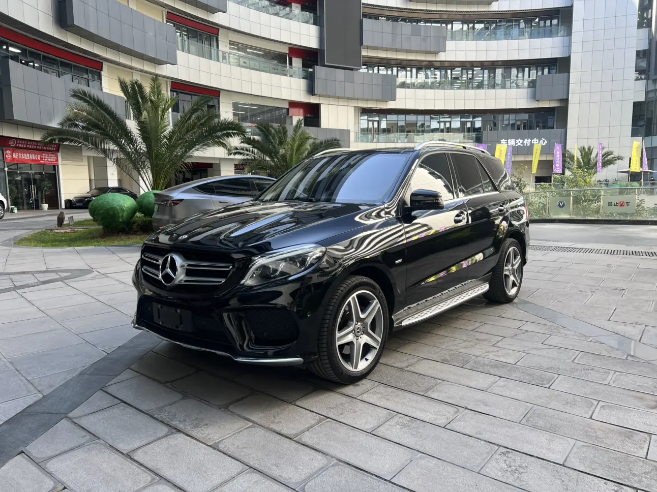 Mercedes-Benz GLE (Imported)