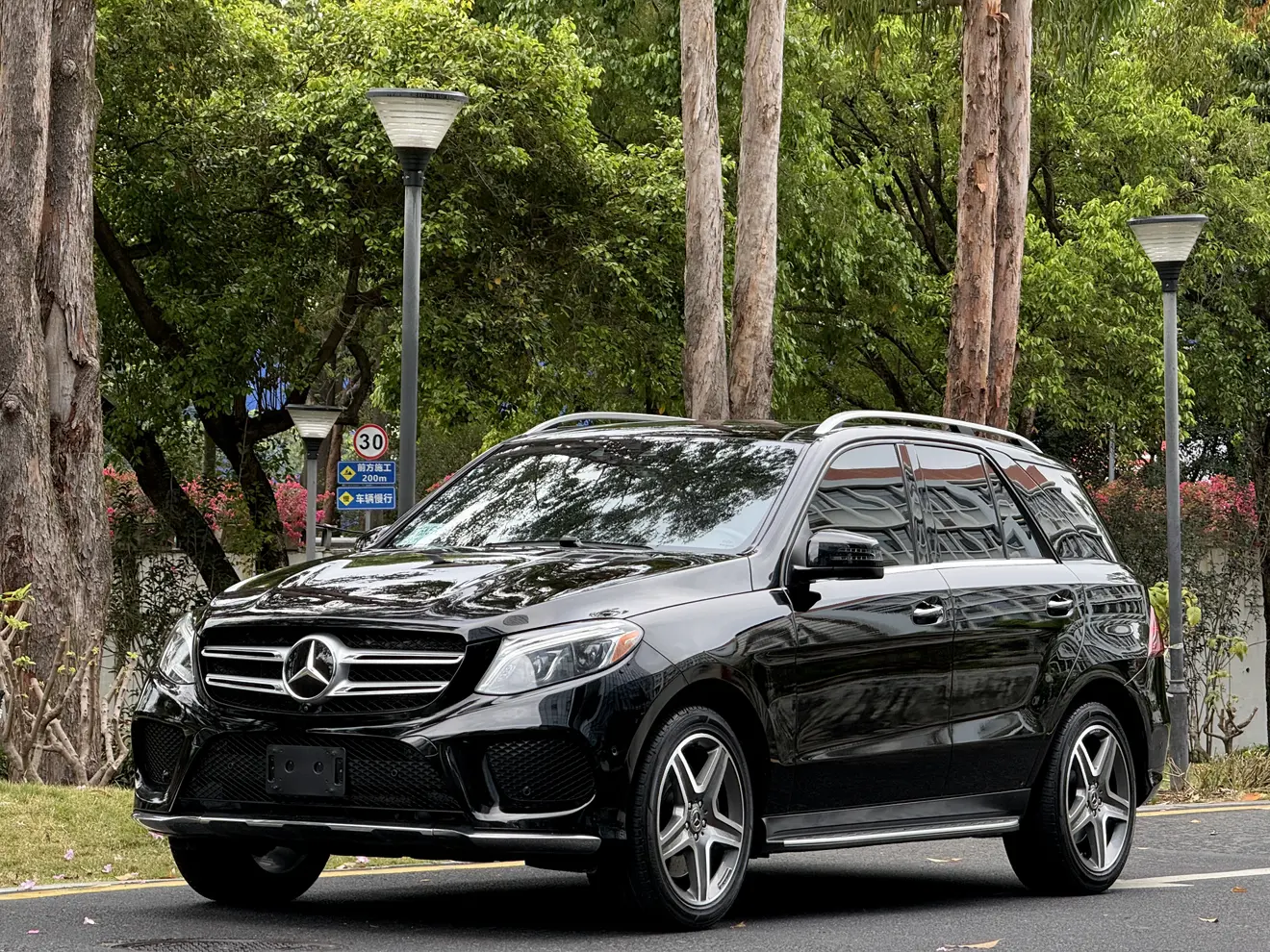 Mercedes-Benz GLE (Imported)