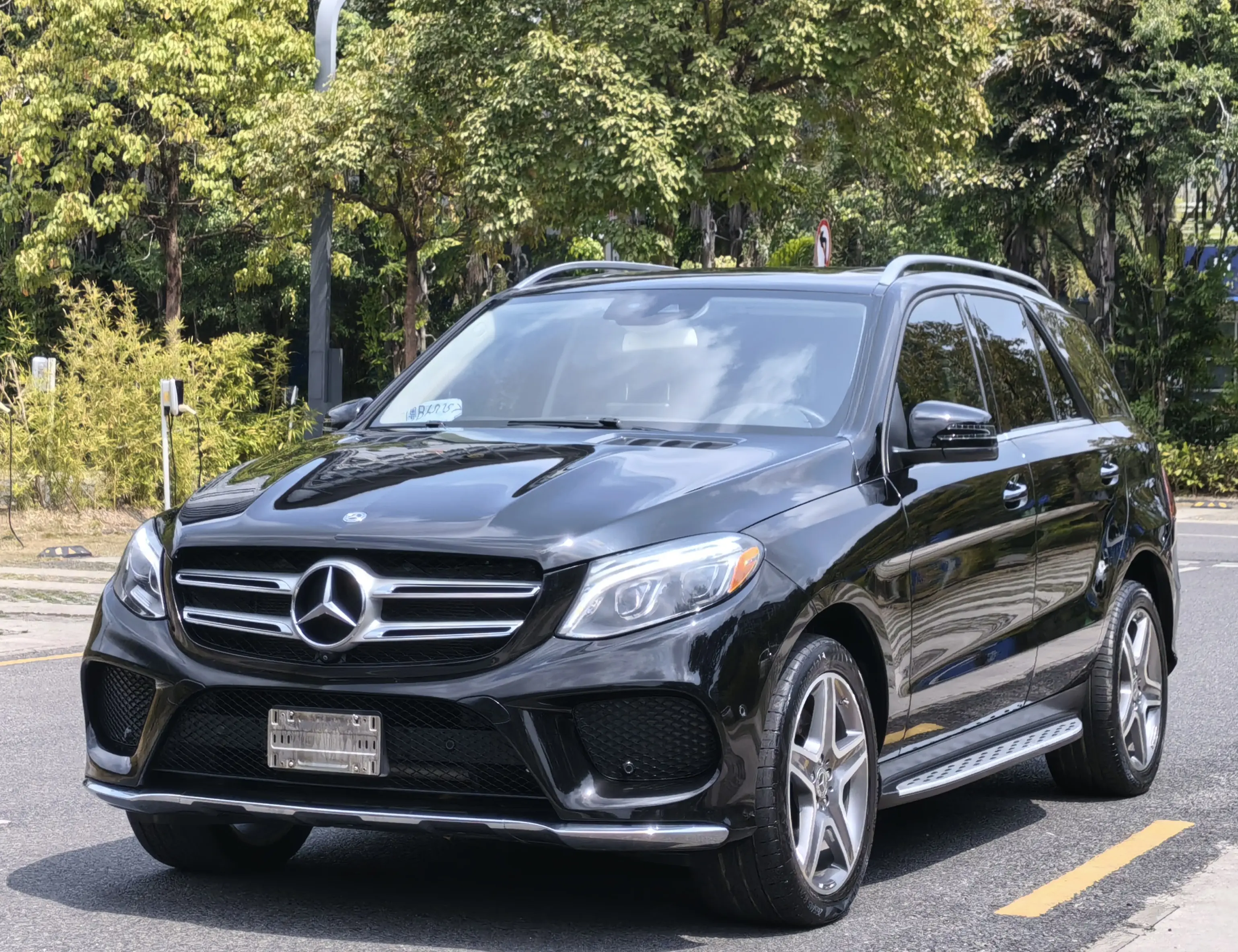 Mercedes-Benz GLE (Imported)