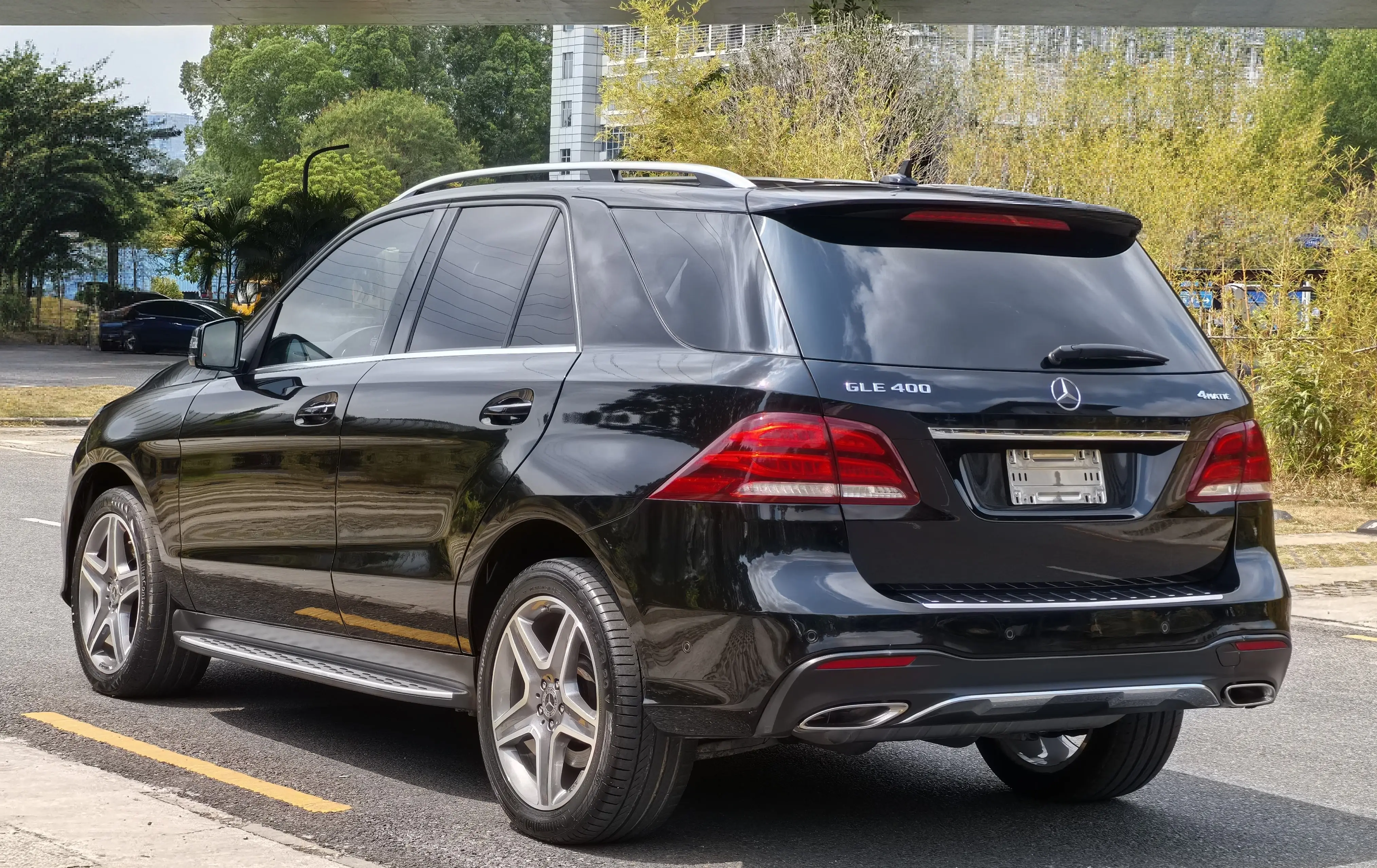 Mercedes-Benz GLE (Imported)