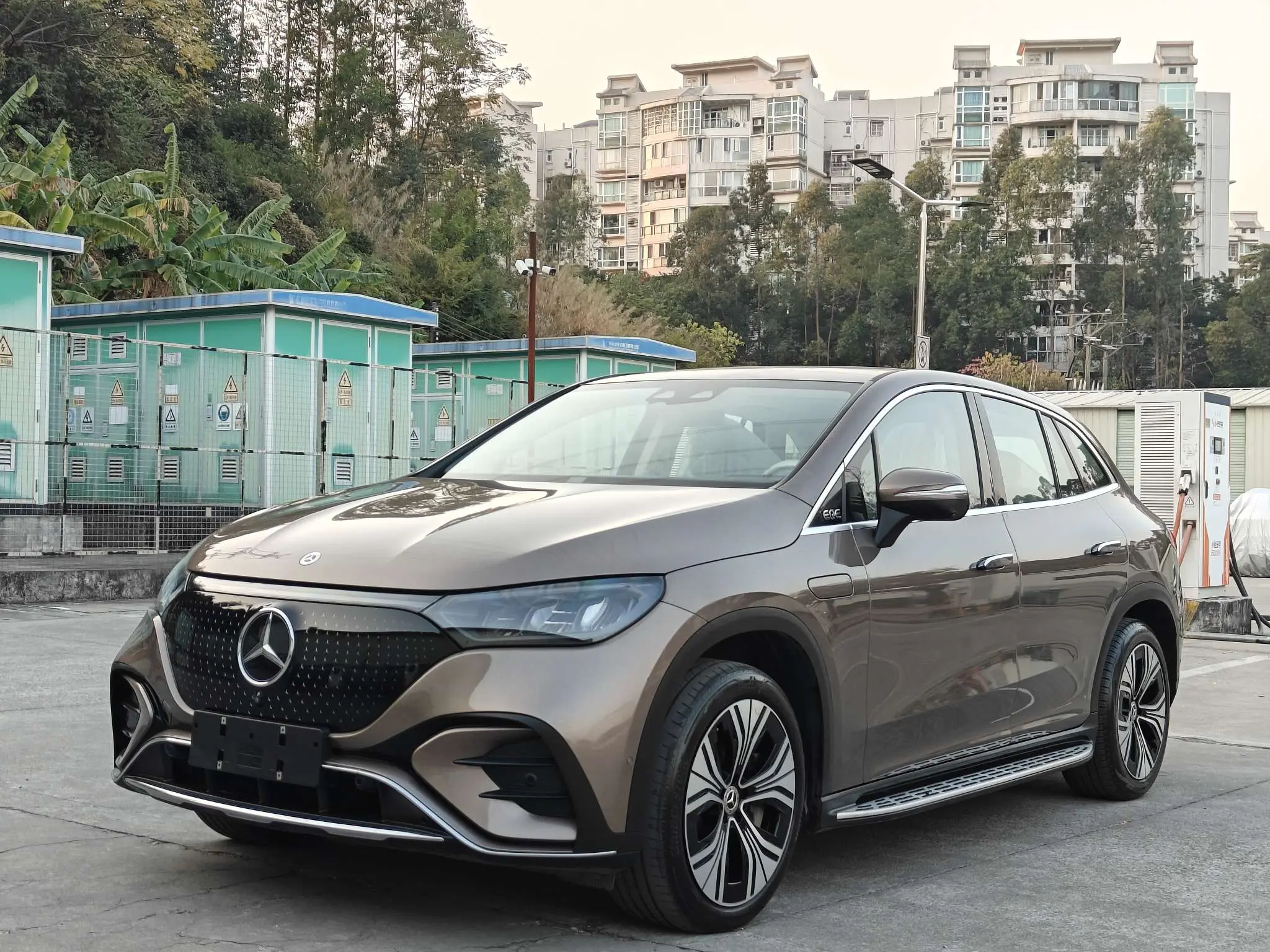 Mercedes-Benz EQE SUV