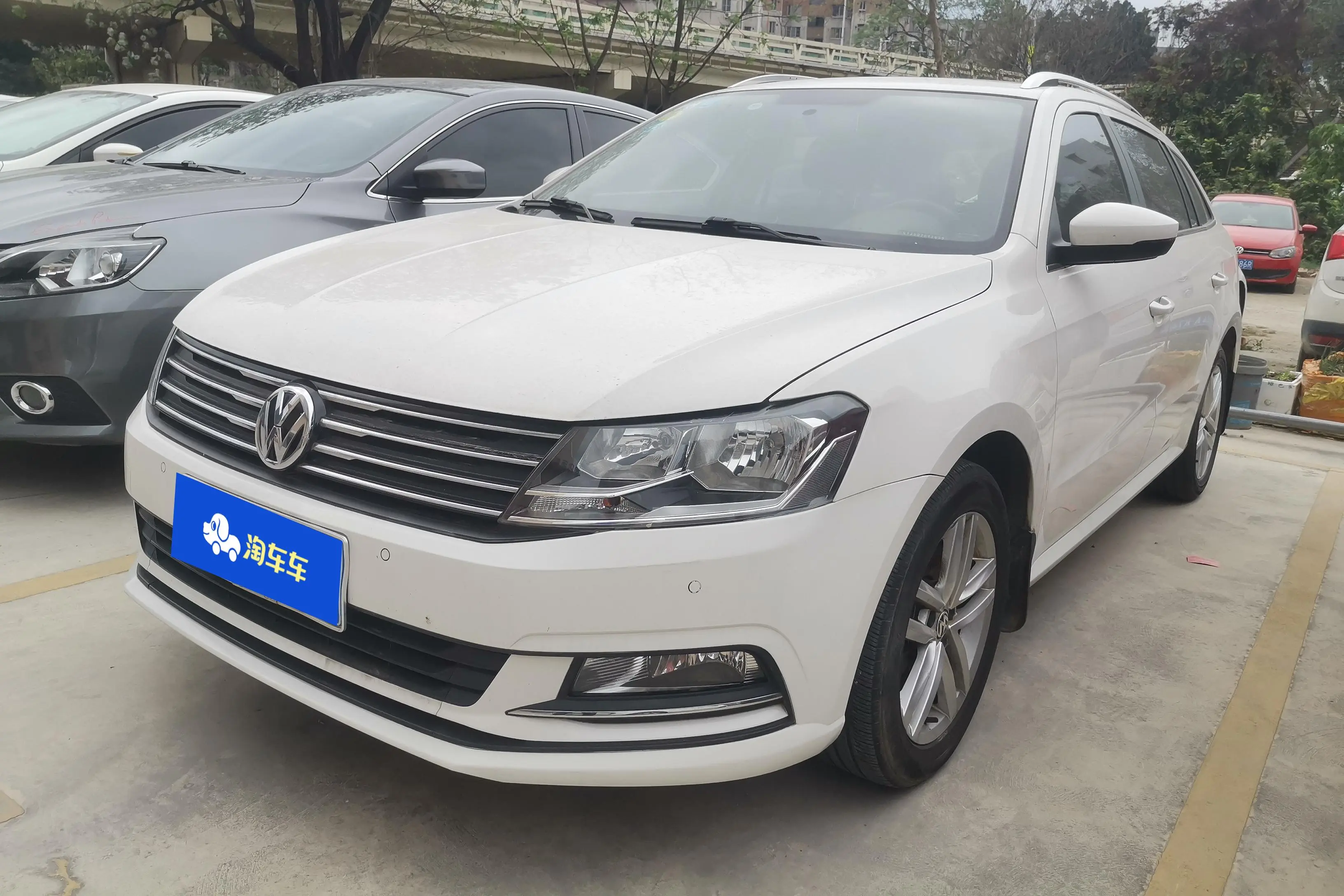 Volkswagen Langxing  из Китая