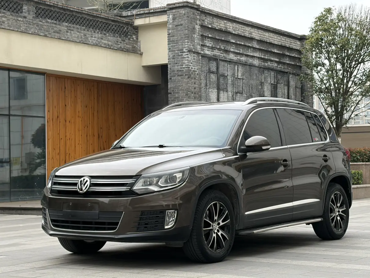 Volkswagen Tiguan (Tharu)