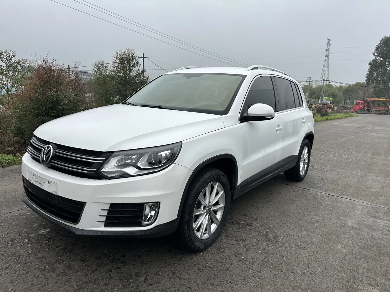 Volkswagen Tiguan (Tharu)