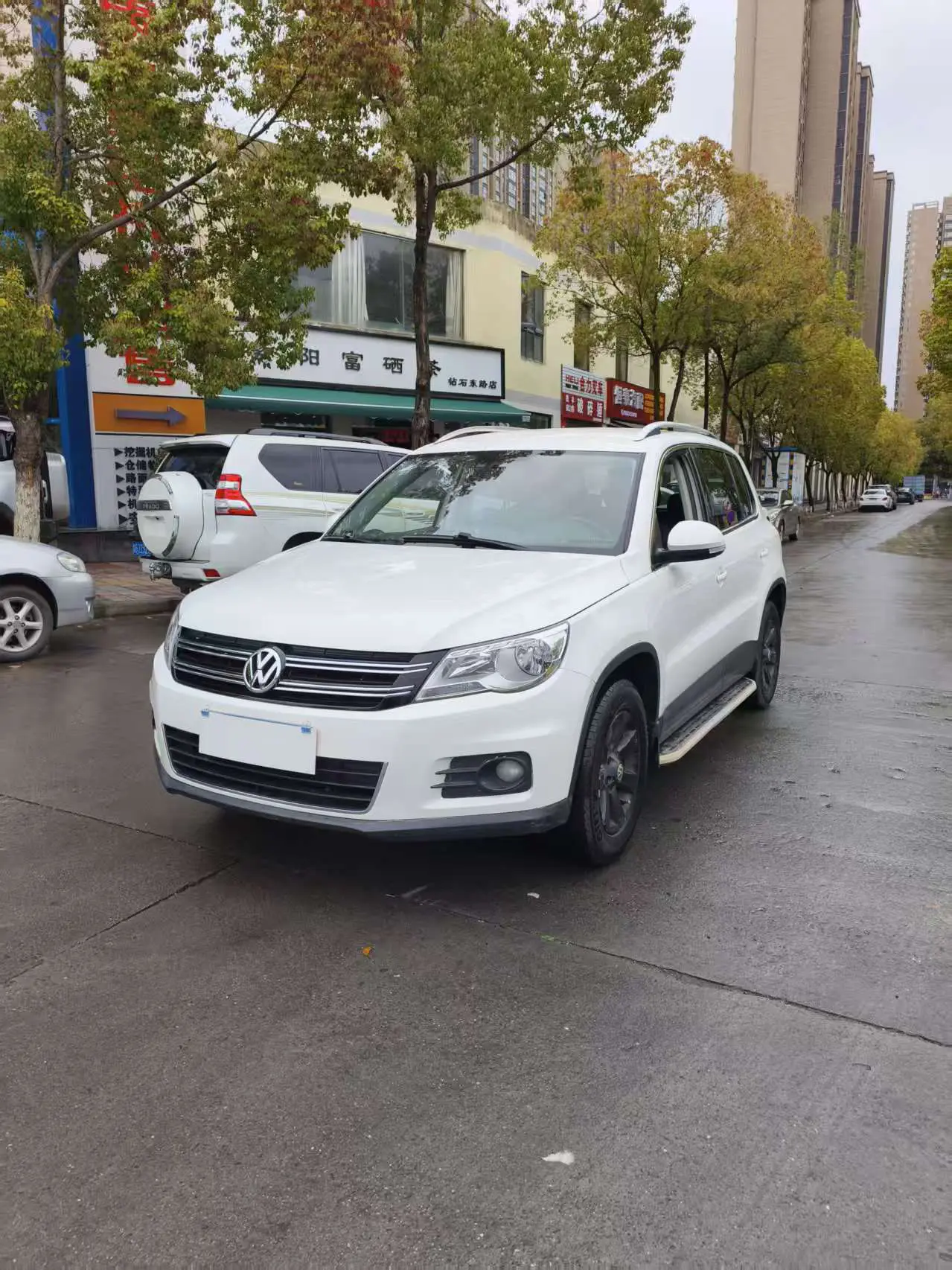Volkswagen Tiguan (Tharu)