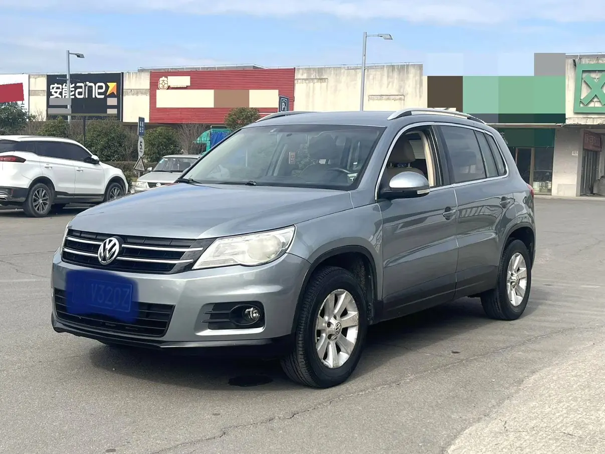 Volkswagen Tiguan (Tharu)