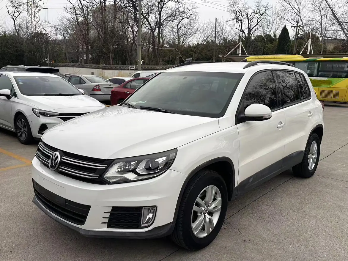Volkswagen Tiguan (Tharu)