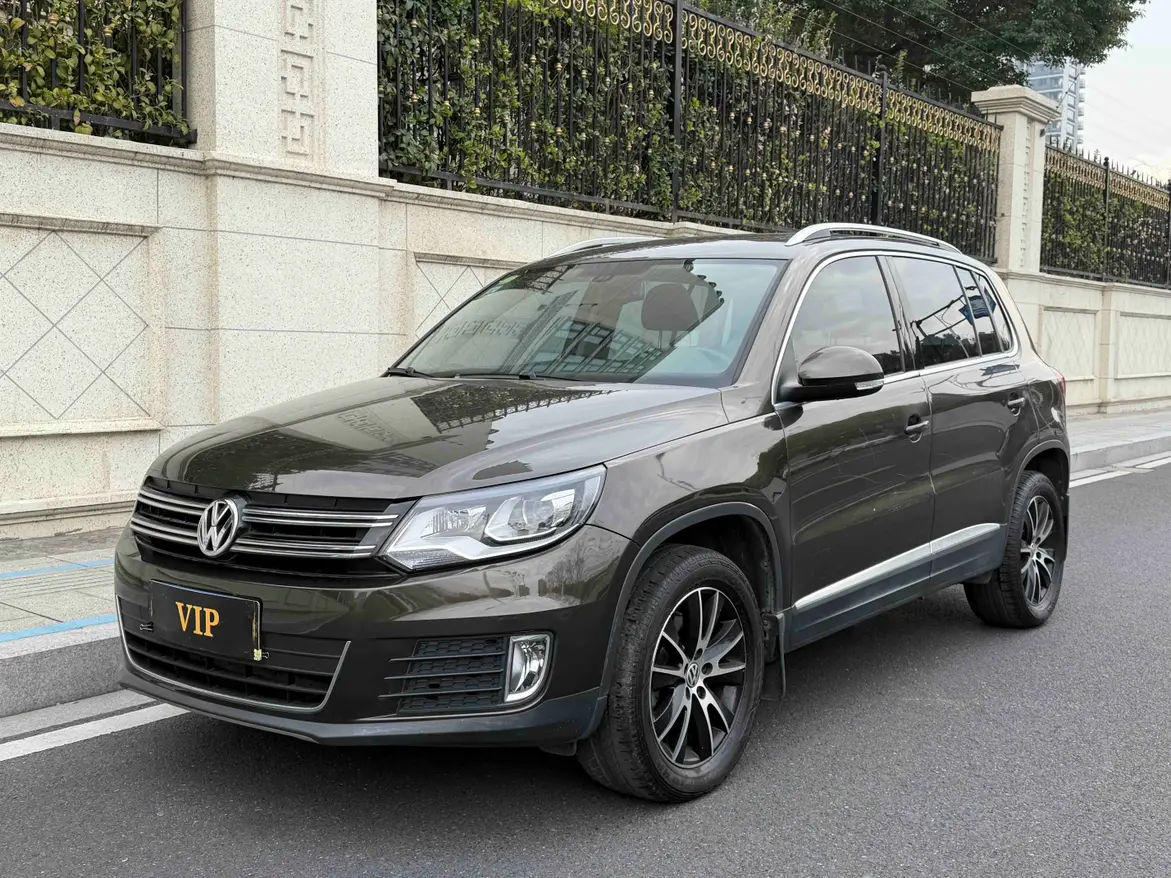 Volkswagen Tiguan (Tharu)