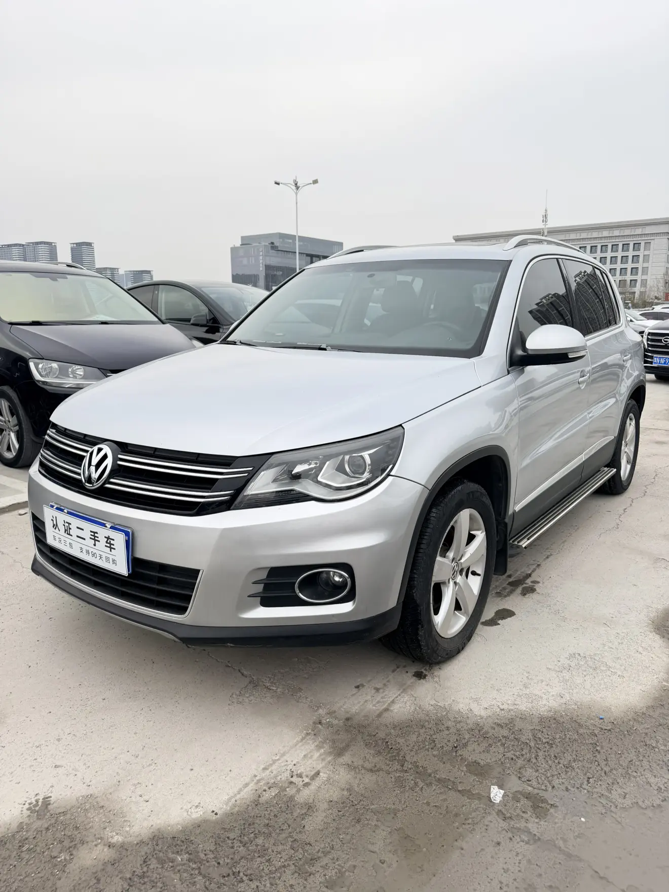 Volkswagen Tiguan (Tharu)