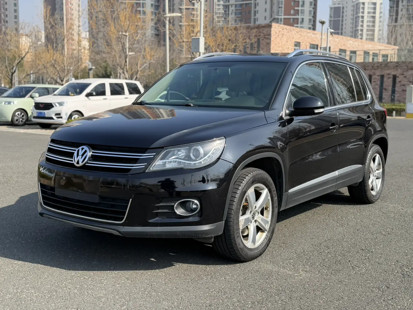 Volkswagen Tiguan (Tharu)