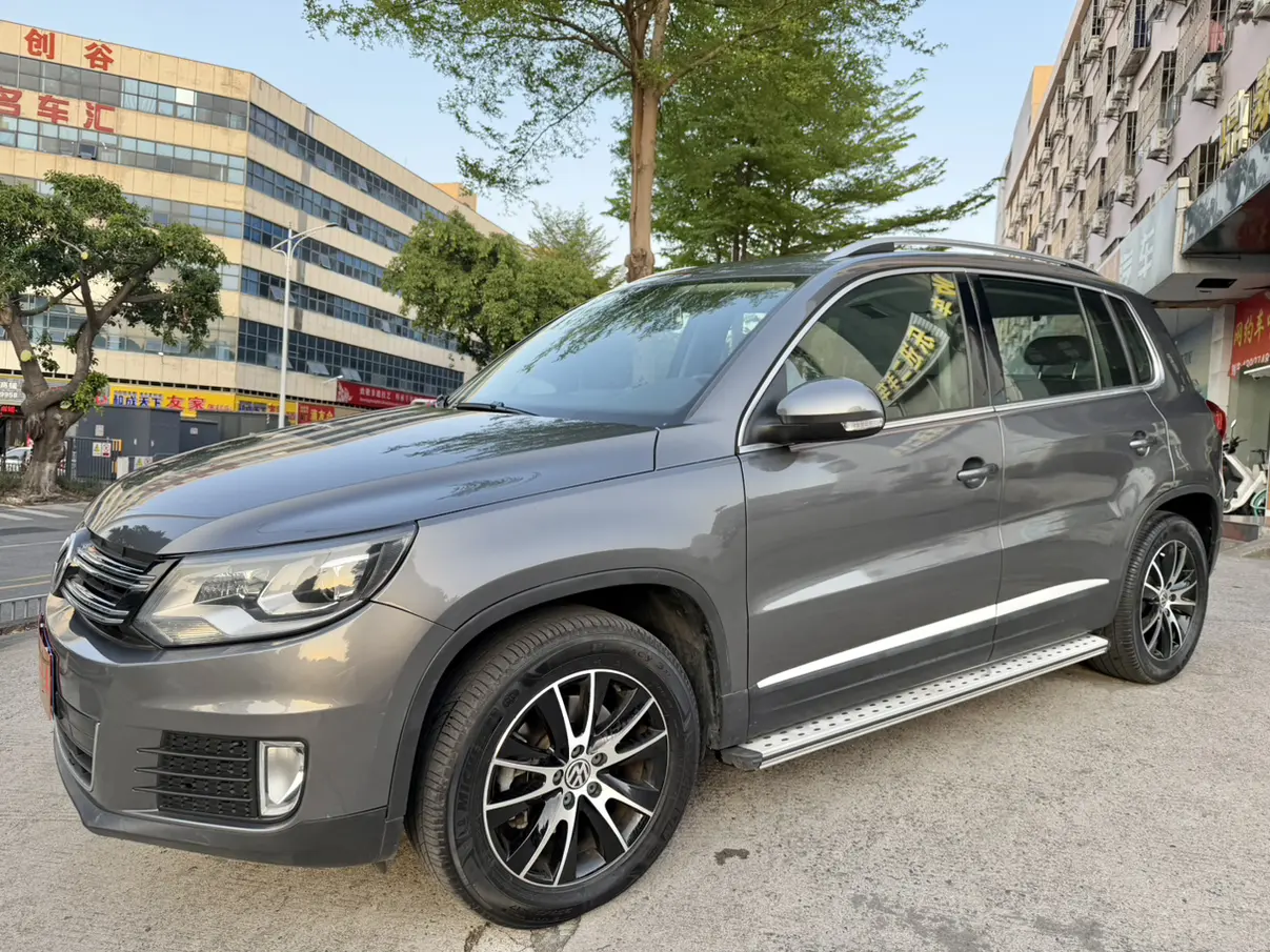 Volkswagen Tiguan (Tharu)