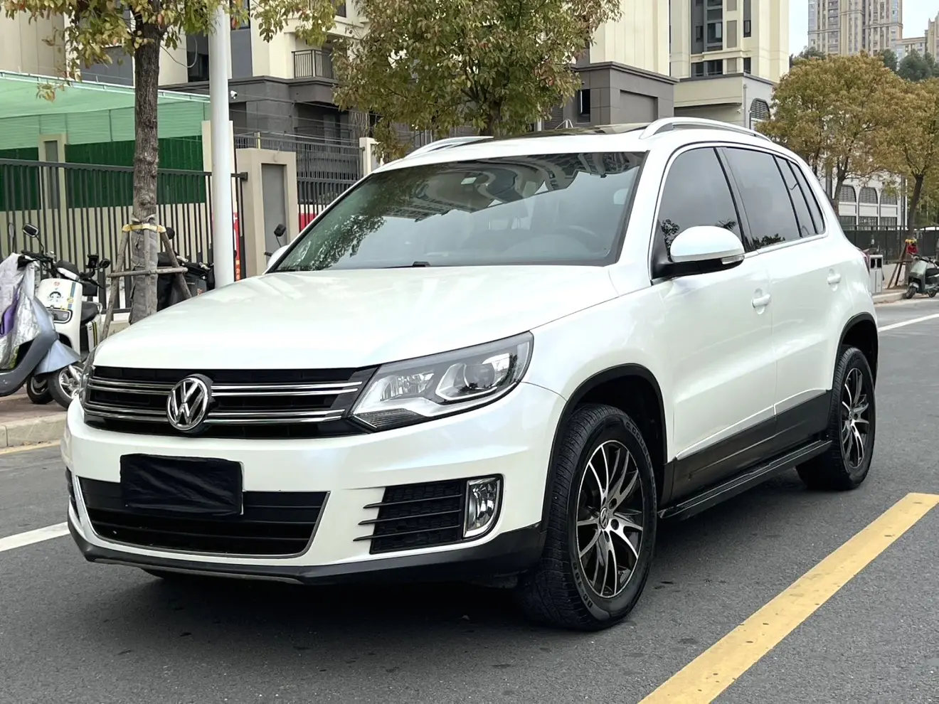 Volkswagen Tiguan (Tharu)