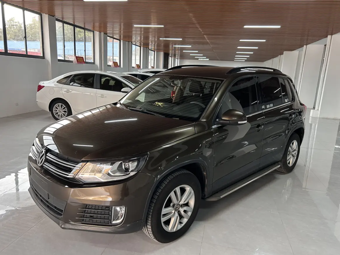 Volkswagen Tiguan (Tharu)