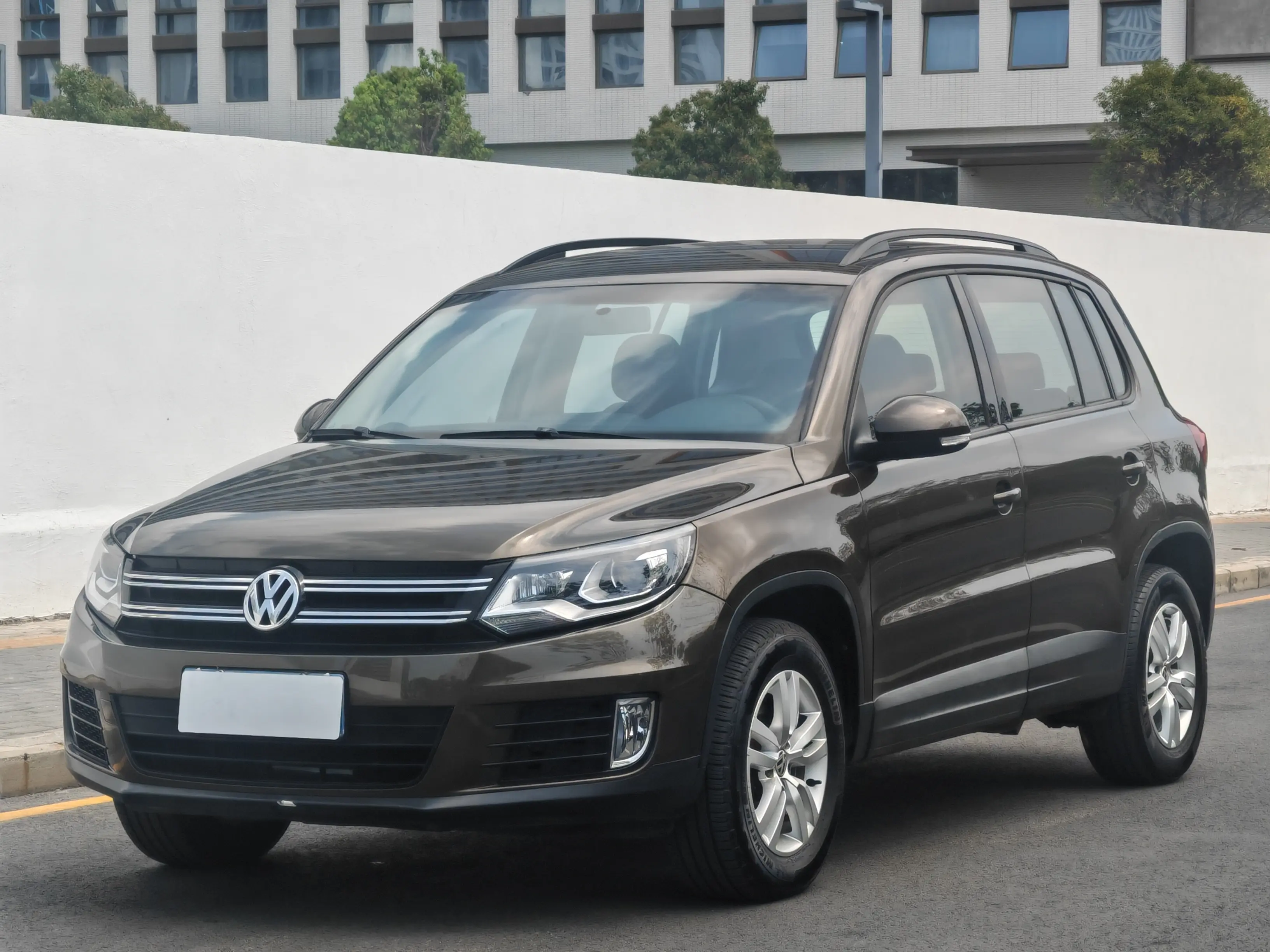 Volkswagen Tiguan (Tharu)