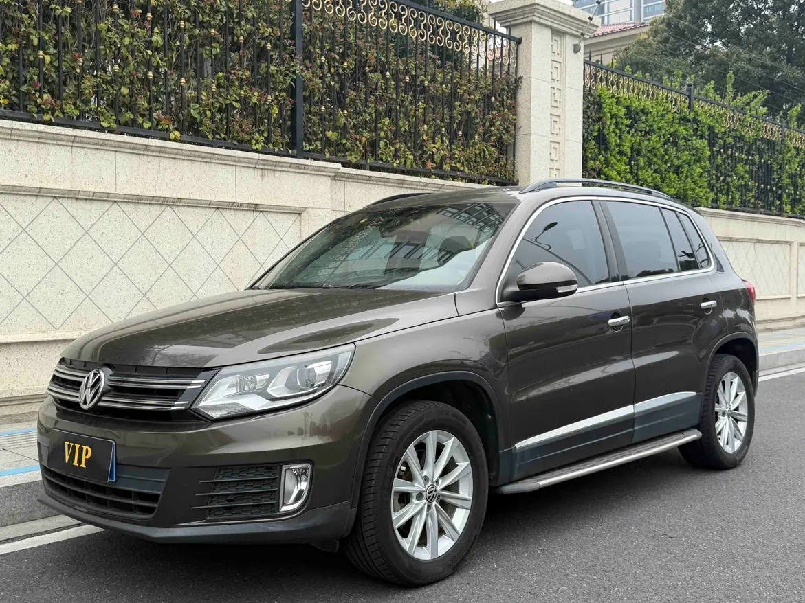 Volkswagen Tiguan (Tharu)