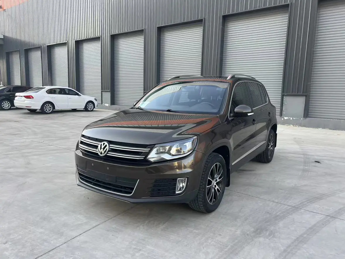 Volkswagen Tiguan (Tharu)