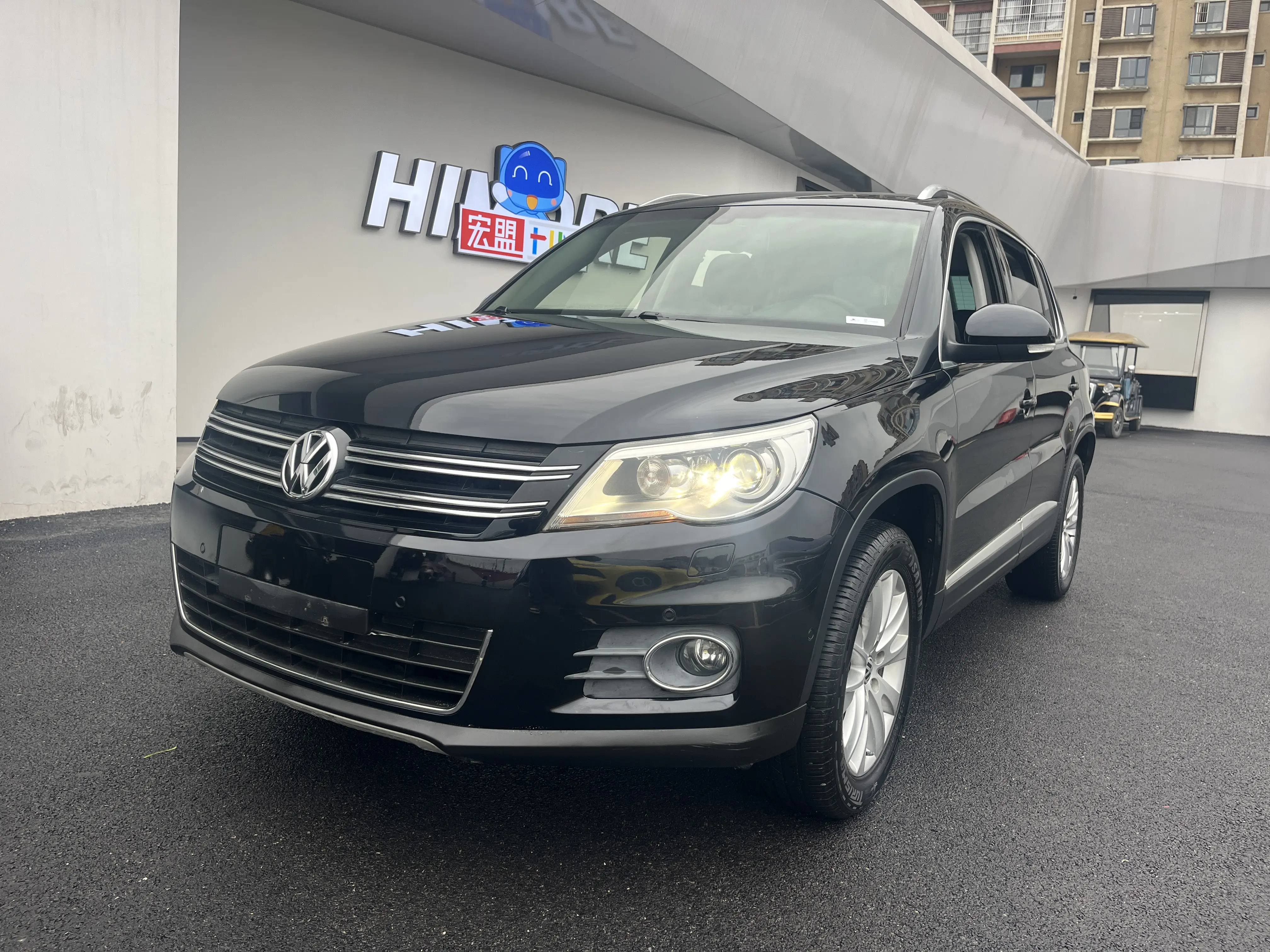Volkswagen Tiguan (Tharu)