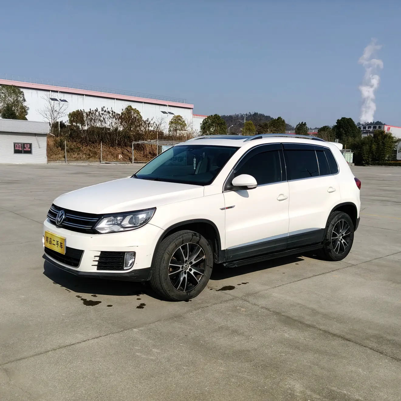 Volkswagen Tiguan (Tharu)