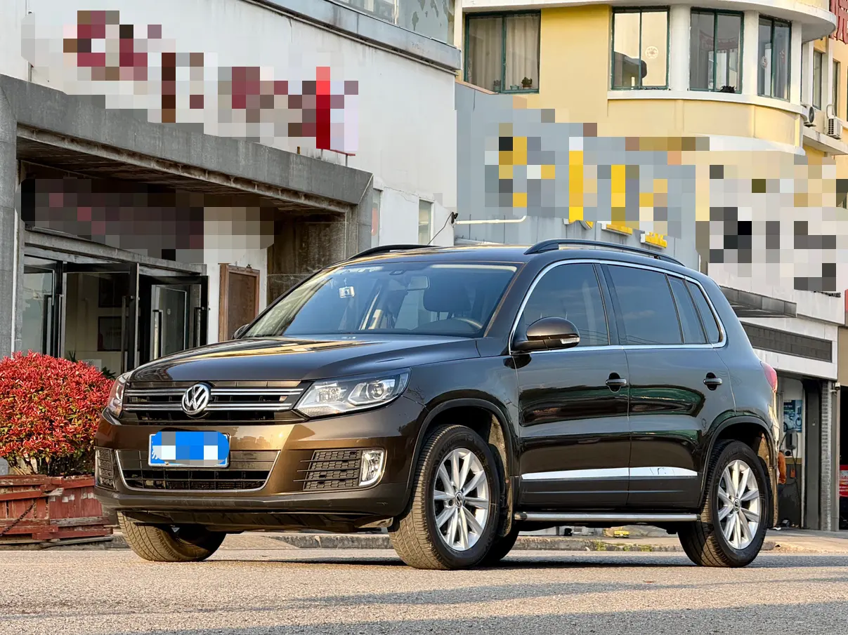 Volkswagen Tiguan (Tharu)