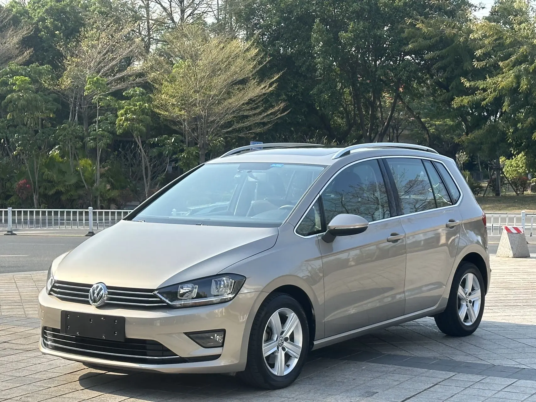 Volkswagen Golf·Jialu  из Китая